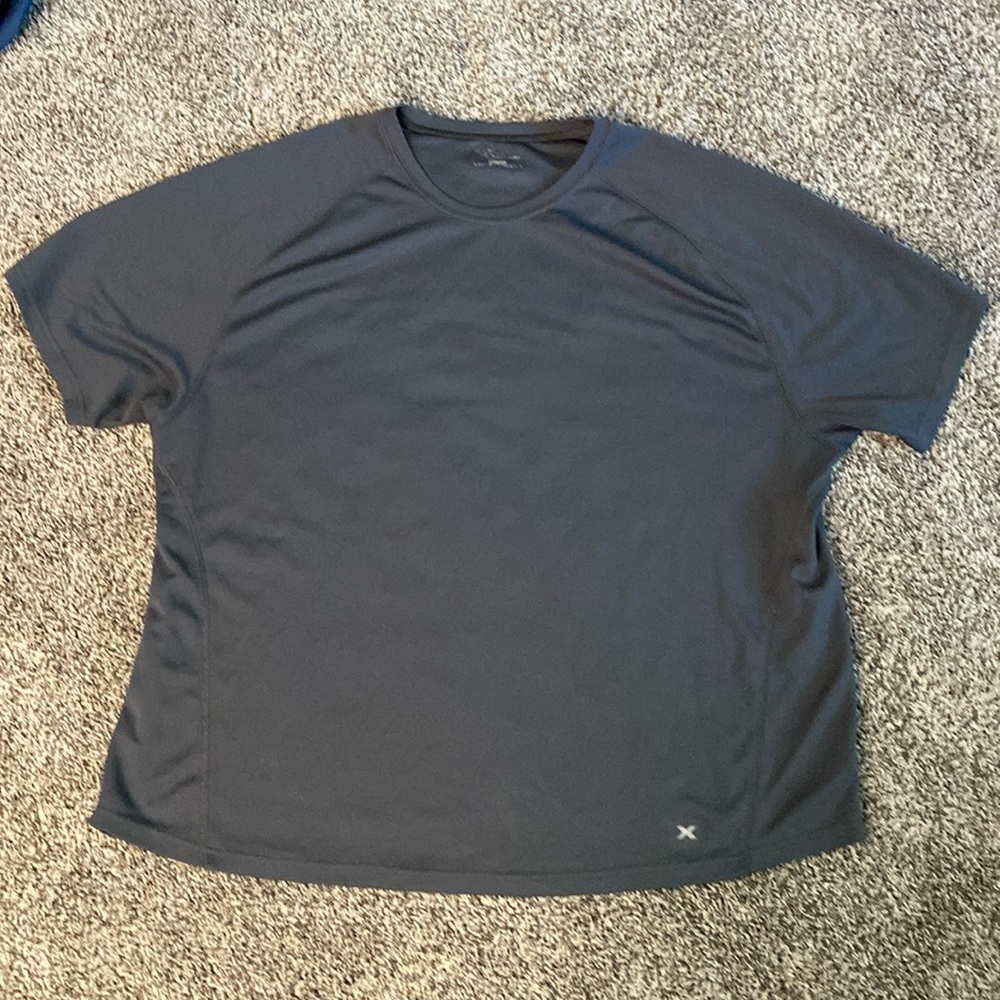 Xersion grey men’s tee shirt